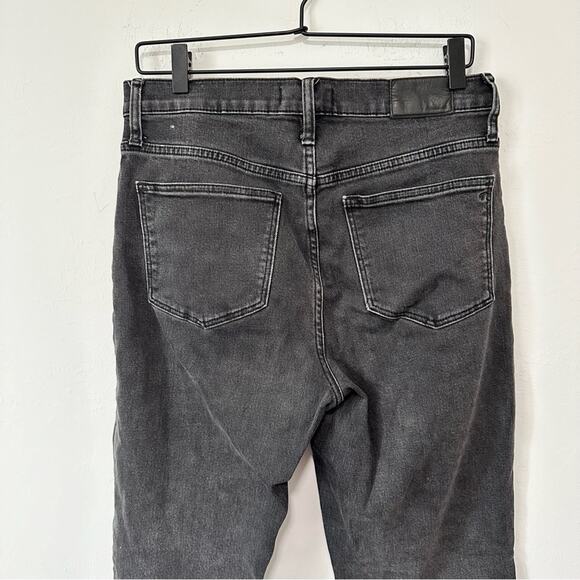 Madewell Classic Straight Jean 28 - Picture 8 of 13